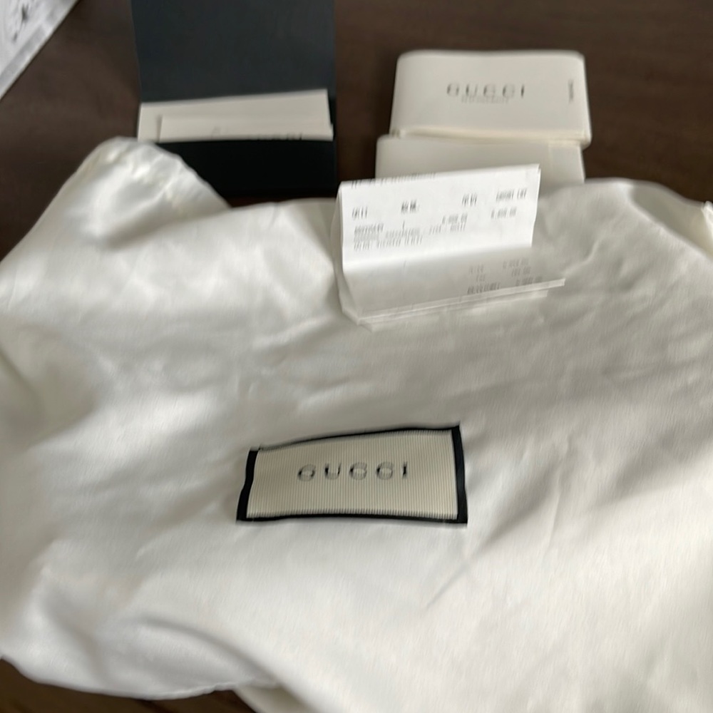 GUCCI authentic beige shoulder bag